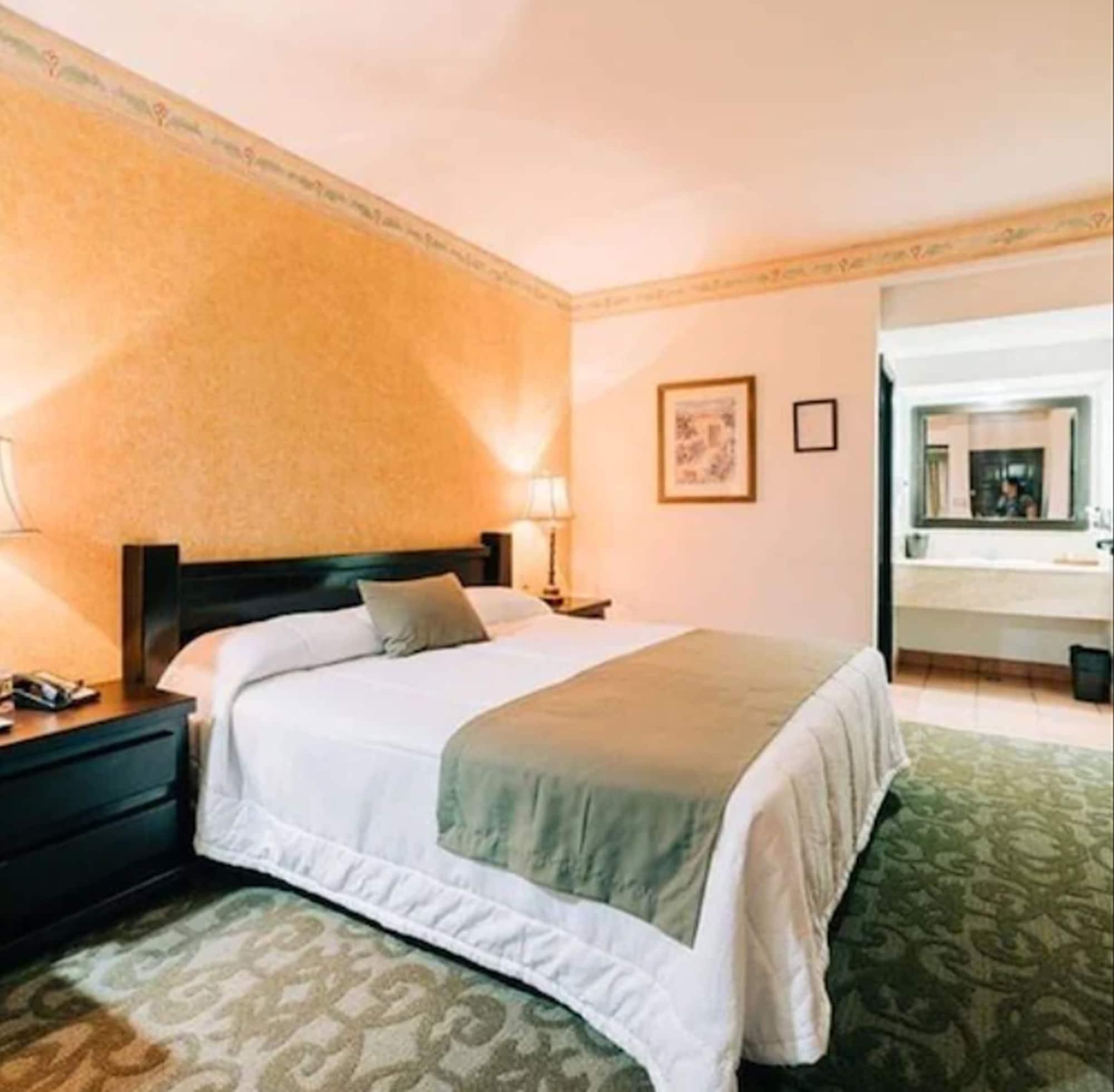 Hotel Suites El Paseo Juárez Exteriör bild