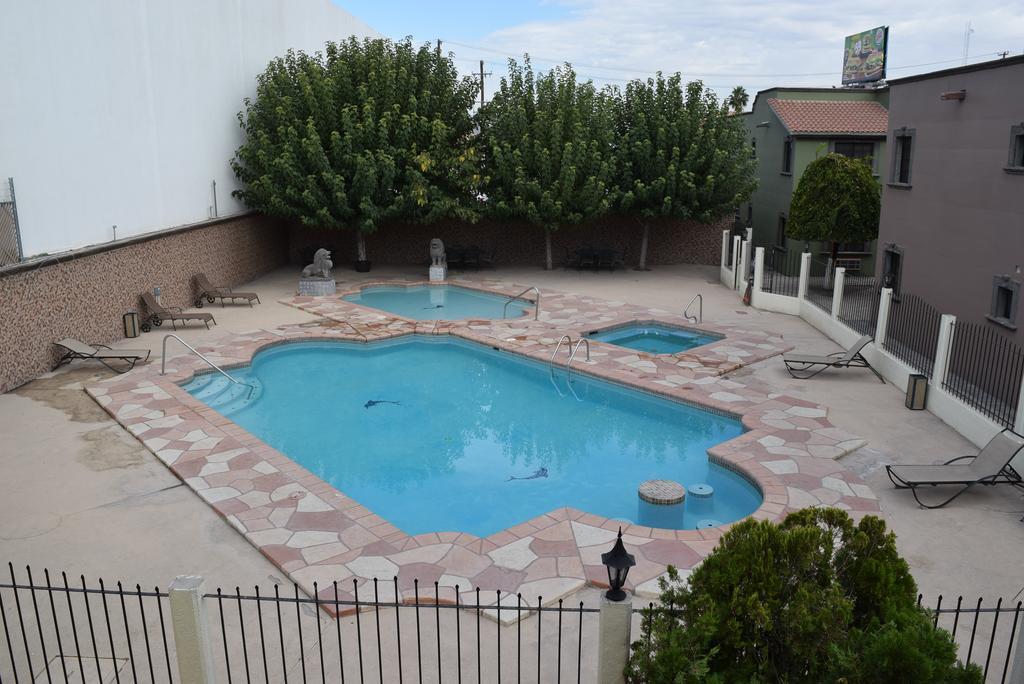 Hotel Suites El Paseo Juárez Exteriör bild