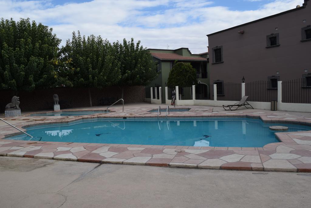 Hotel Suites El Paseo Juárez Exteriör bild